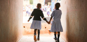 girls_holding_hands